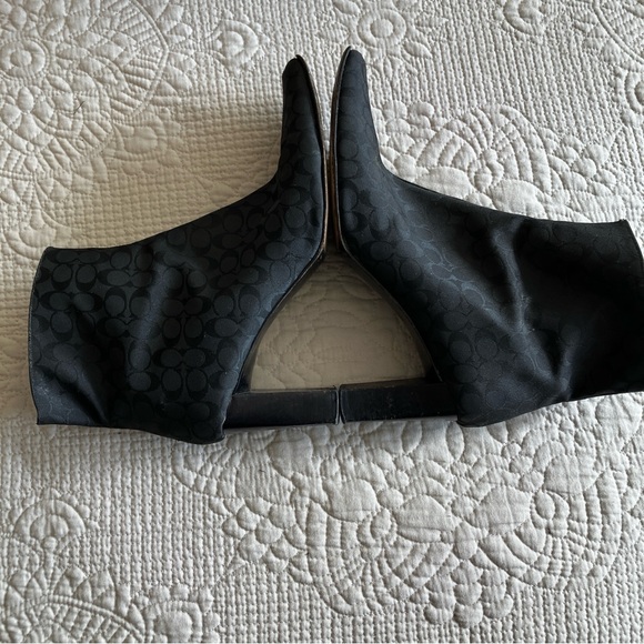 VTG Coach black fabric “C logo Mindy” ankle bootie - Picture 4 of 11